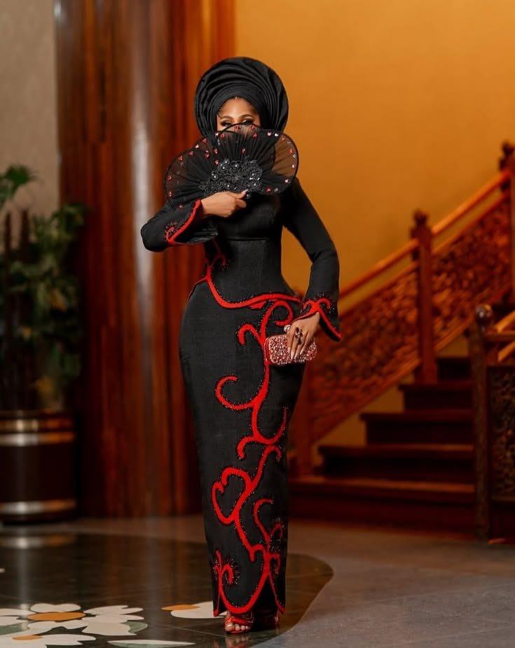 Asoebi gown